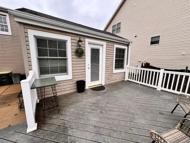 $2,800 | 1N261 Stacy Court, Glen Ellyn, IL 60137