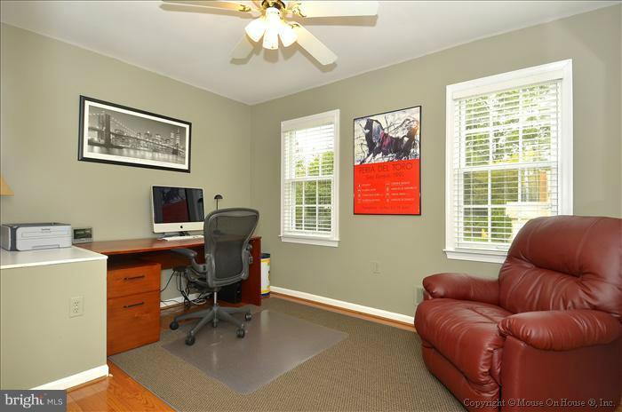 9062 Brook Ford Road Burke, VA 22015 - Photo 4 of 27 OFFICE