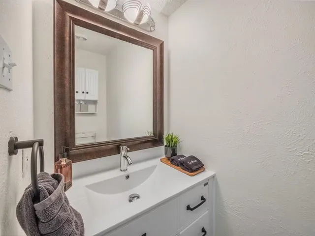 $450,000 | 806 Westminster Drive, Richardson, TX 75081