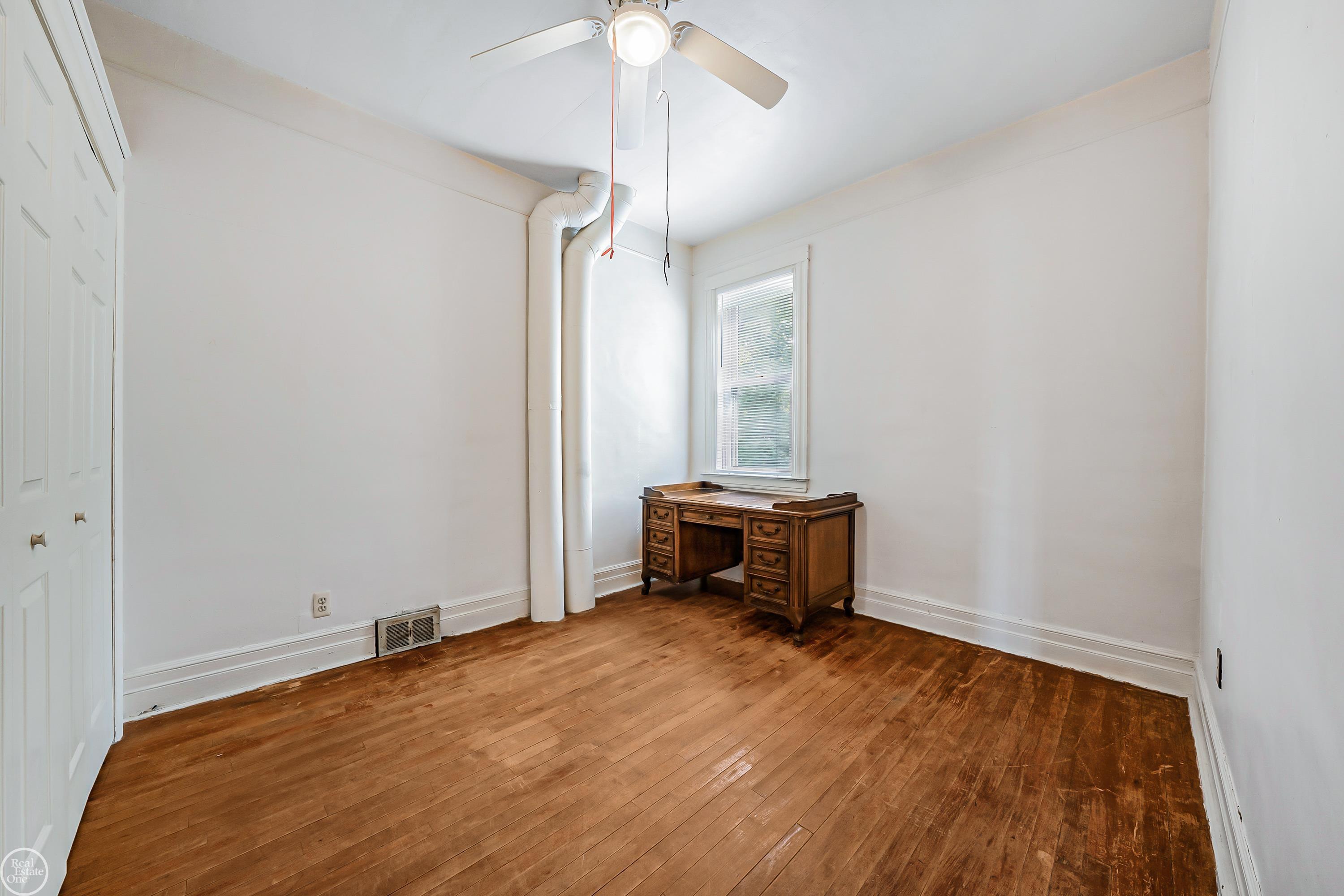 24125 Shook Road Clinton Township, MI 48035 - Photo 18 of 36 Gallery Image 18