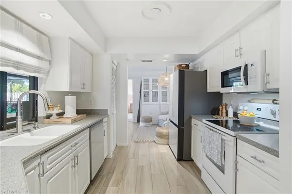 $689,000 | 2644 River Reach Drive, Naples, FL 34104