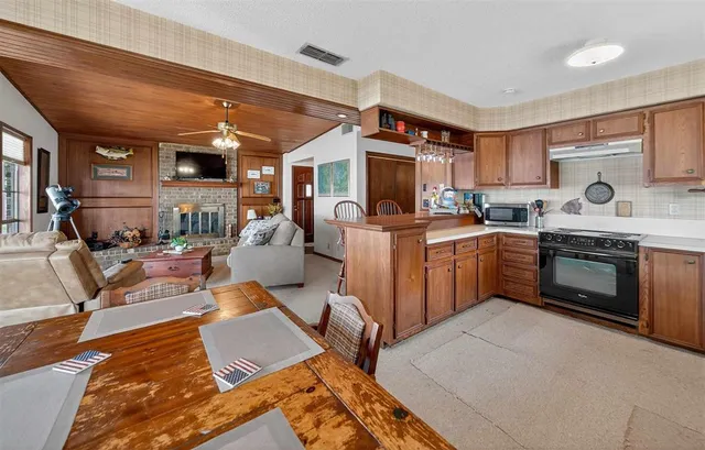 $344,000 | 22216 Lounette Drive, Frankston, TX 75763