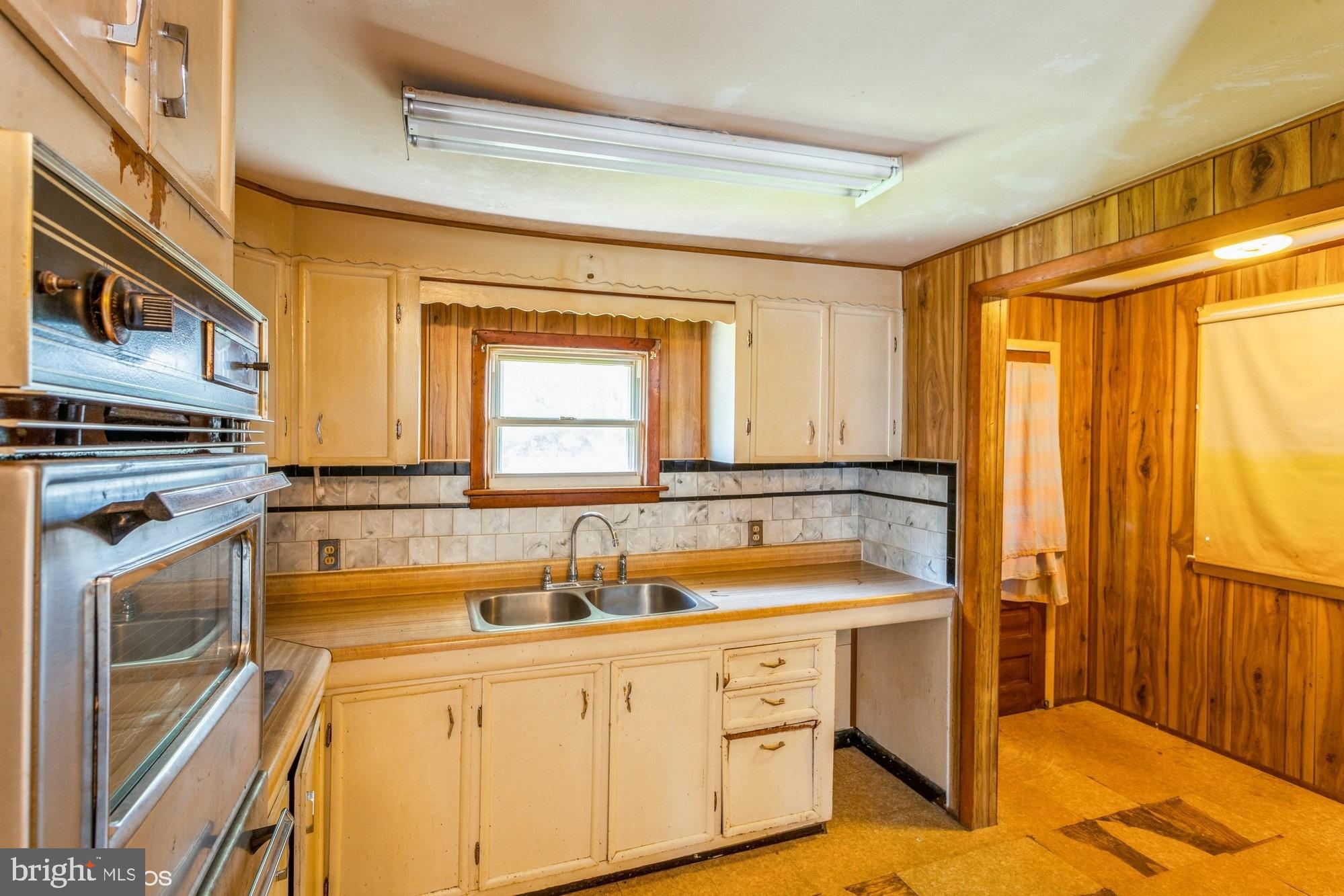 225 German Hill Road Dundalk, MD 21222 - Photo 9 of 36 Gallery Image 9
