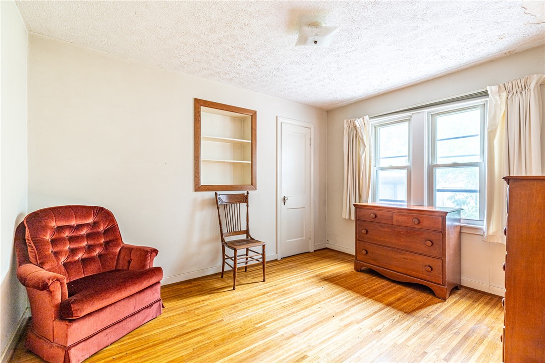909 Whitlock Road Irondequoit, NY 14609 - Photo 7 of 19 Gallery Image 7