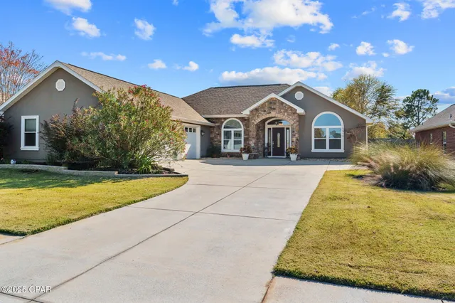 $549,900 | 117 Lakeview Terrace, Lynn Haven, FL 32444