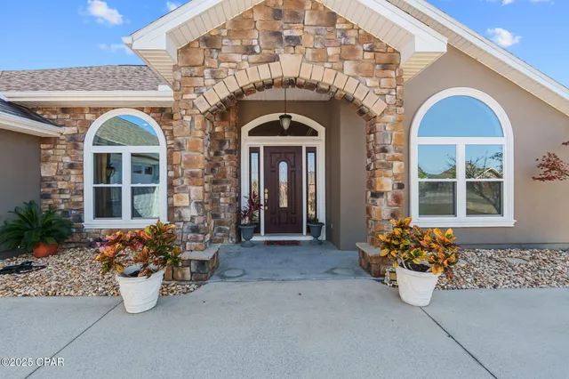 $549,900 | 117 Lakeview Terrace, Lynn Haven, FL 32444