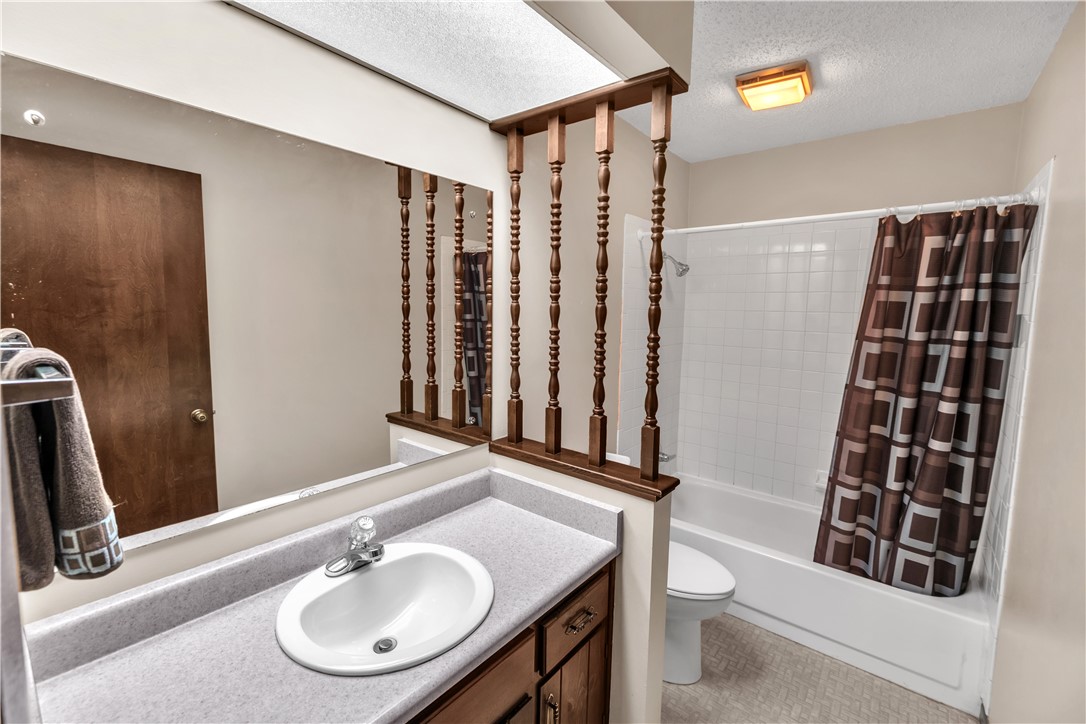 4621 East Willowbrook Lane Decatur, IL 62521 - Photo 19 of 33