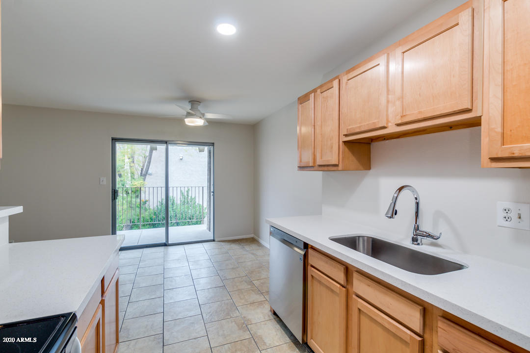 5525 East Thomas Road, Unit K11 Phoenix, AZ 85018 - Photo 14 of 43 09-Thomas