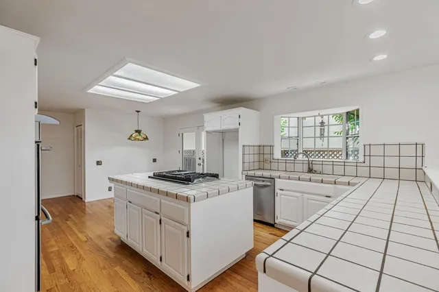 $1,190,000 | 7609 Santa Paula Drive, Gilroy, CA 95020