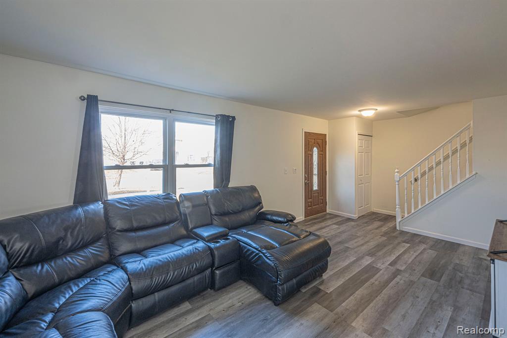 22257 Derby Road Woodhaven, MI 48183 - Photo 2 of 23