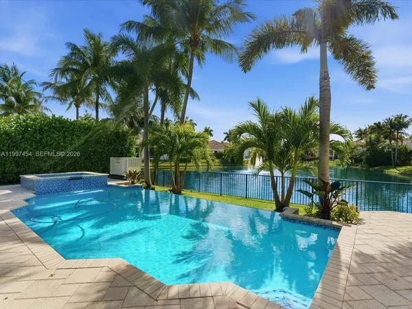 $2,495,000 | 770 Leigh Palm Avenue, Plantation, FL 33324