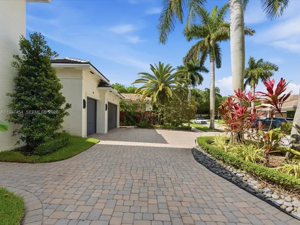 $2,495,000 | 770 Leigh Palm Avenue, Plantation, FL 33324