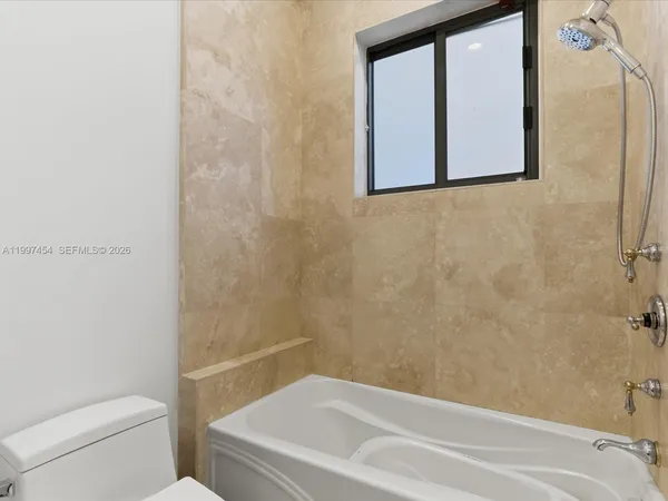 $2,495,000 | 770 Leigh Palm Avenue, Plantation, FL 33324