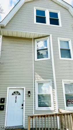 $2,200 | 473 Grove Street, Unit 1, Irvington, NJ 07111