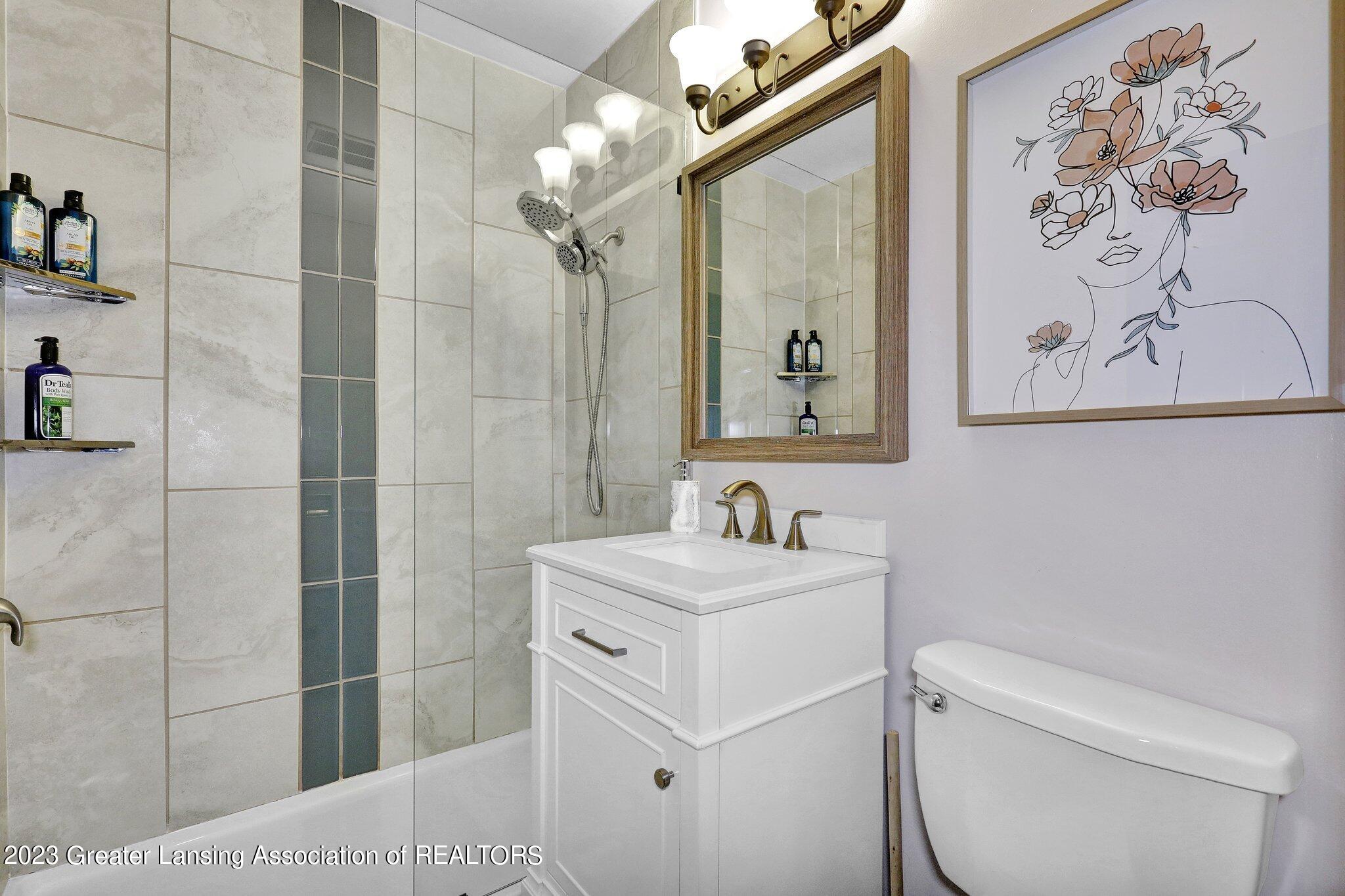 215 East Rouse Street Lansing, MI 48910 - Photo 12 of 27 11-web-or-mls-Open Ended Media-11