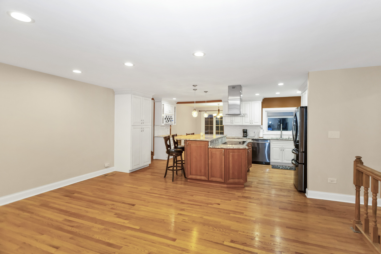 299 Trowbridge Road Elk Grove Village, IL 60007 - Photo 11 of 45 Gallery Image 11