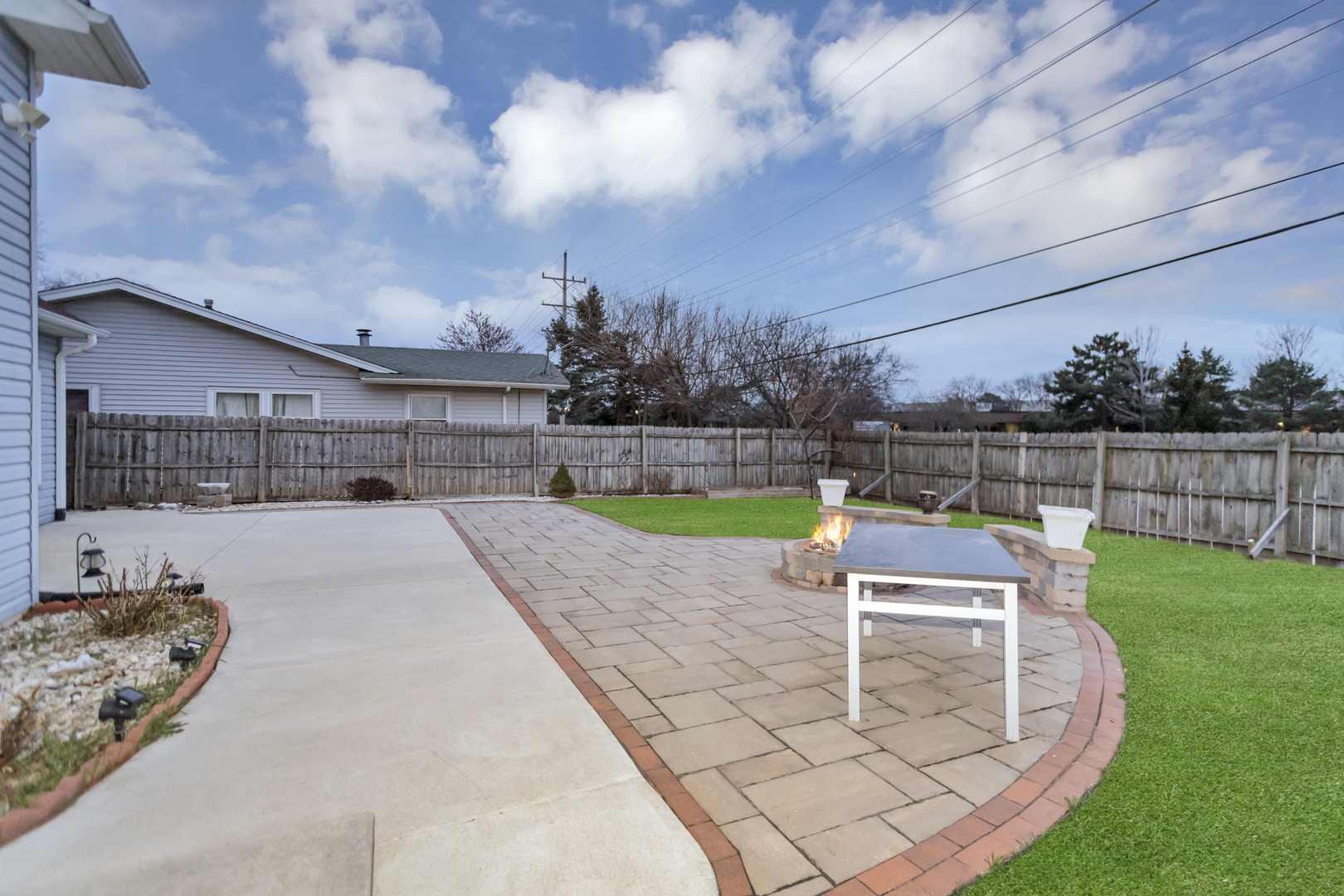 299 Trowbridge Road Elk Grove Village, IL 60007 - Photo 8 of 45 Gallery Image 8