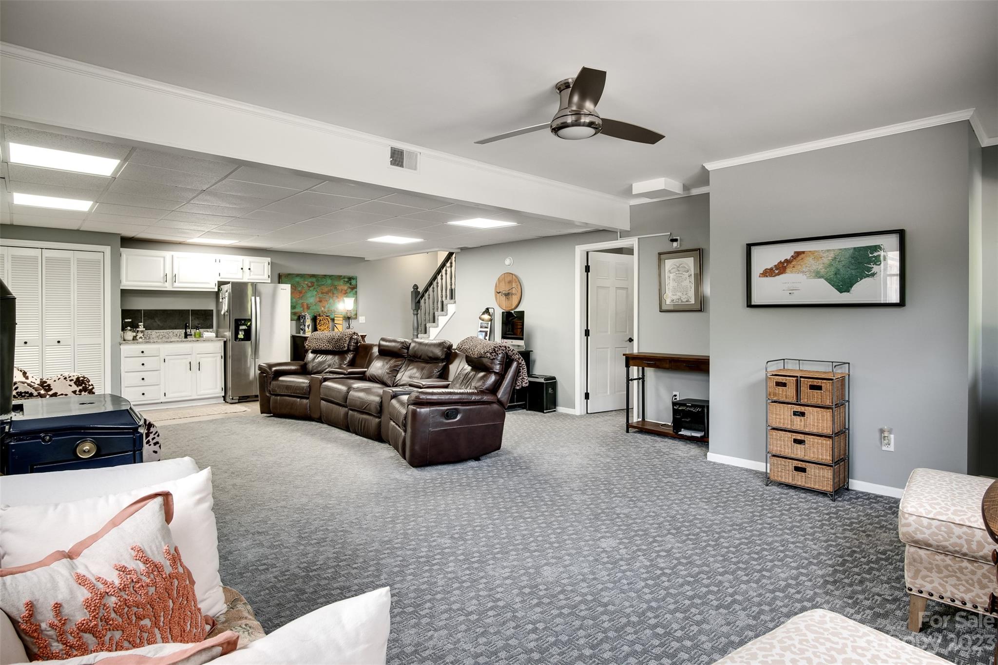 209 Emerald Hill Road Franklin, NC 28734 - Photo 16 of 33 a living room with furniture