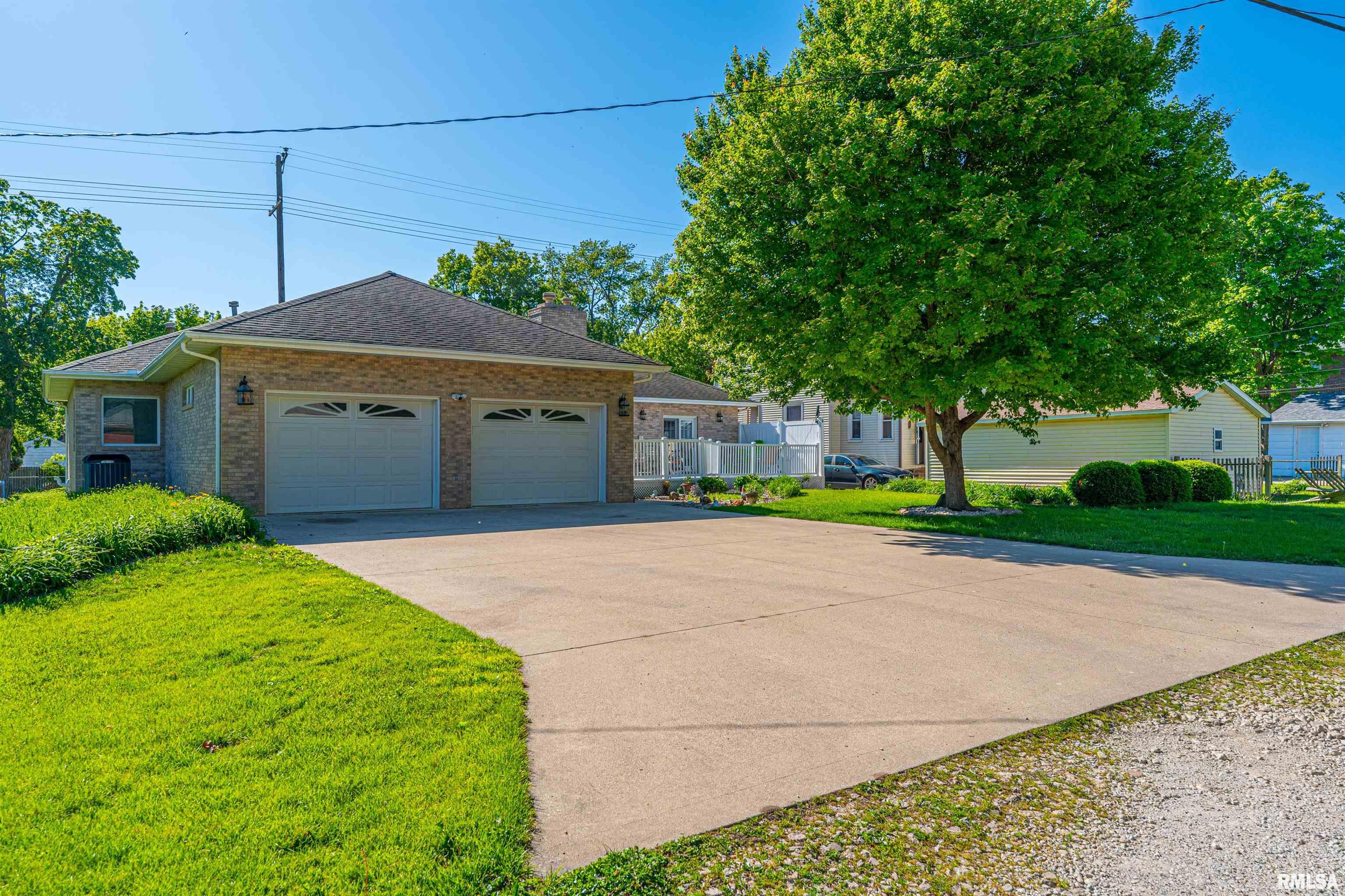 606 North Monroe Street Clinton, IL 61727 - Photo 44 of 50