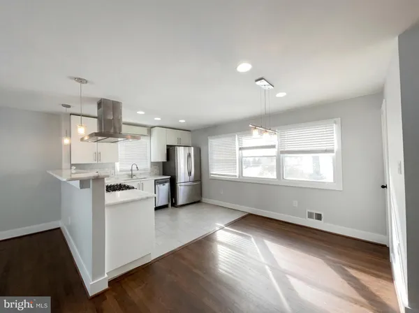 $729,000 | 6515 Carriage Drive, Alexandria, VA 22310