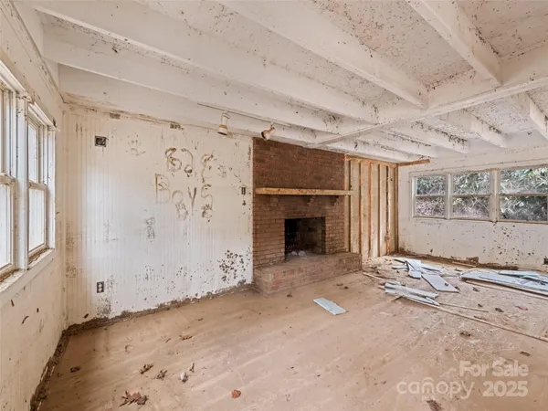 a view of a livingroom with a fireplace