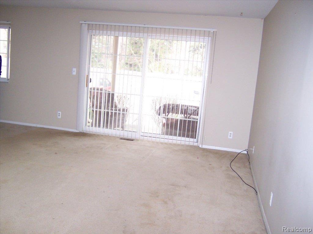 6103 Orchard Lake Road West Bloomfield, MI 48322 - Photo 6 of 13 Orchard Nov 09 015
