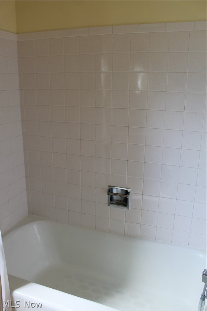 14863 Turney Road Maple Heights, OH 44137 - Photo 28 of 34 Details with tiled shower / bath