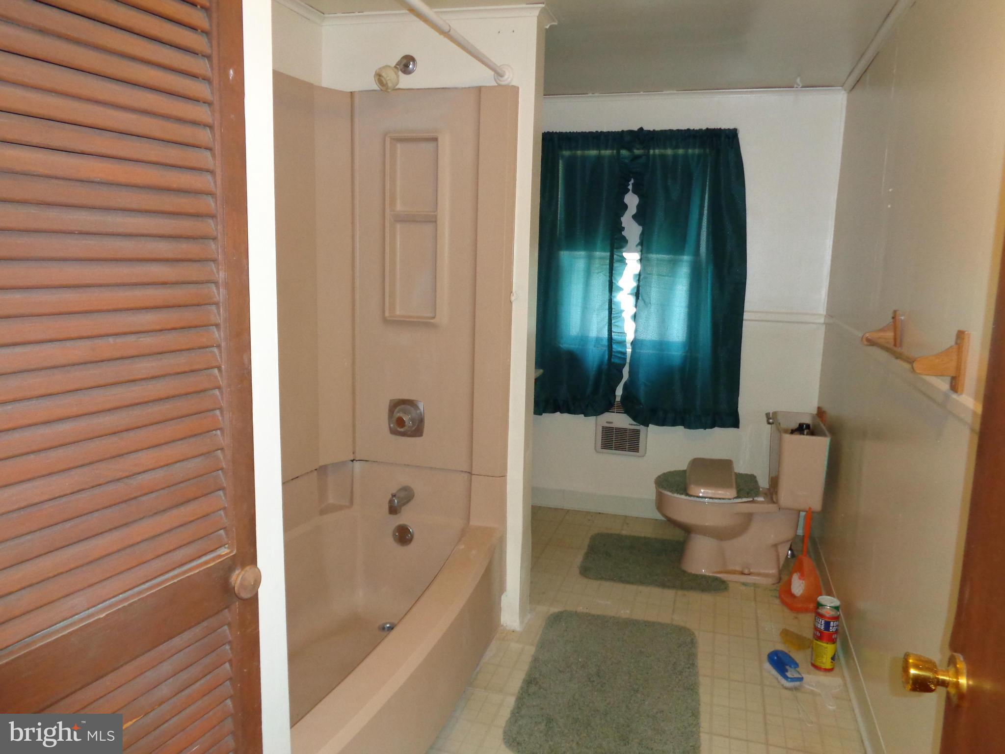 18 Riverside Road Baltimore, MD 21221 - Photo 17 of 20 Bath