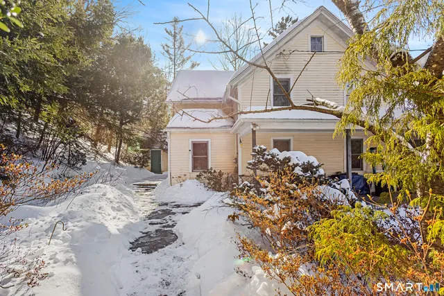 $369,000 | 30 High Street, Haddam, CT 06441