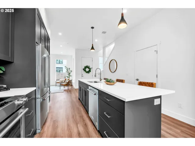 $499,000 | 181 Civic Drive, Eugene, OR 97405