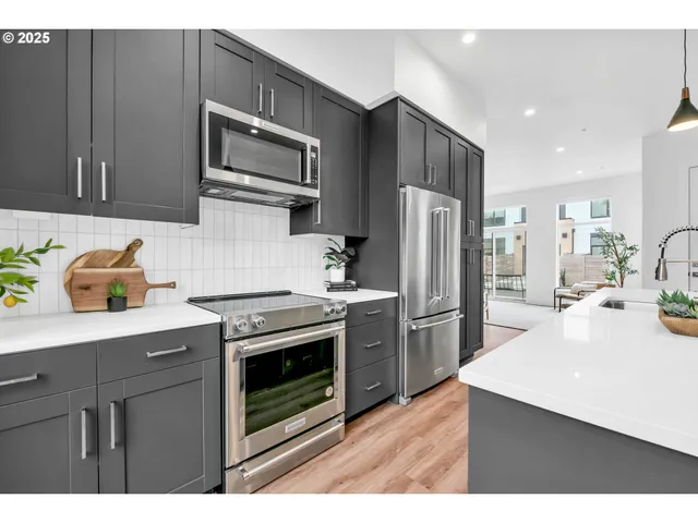 $499,000 | 181 Civic Drive, Eugene, OR 97405