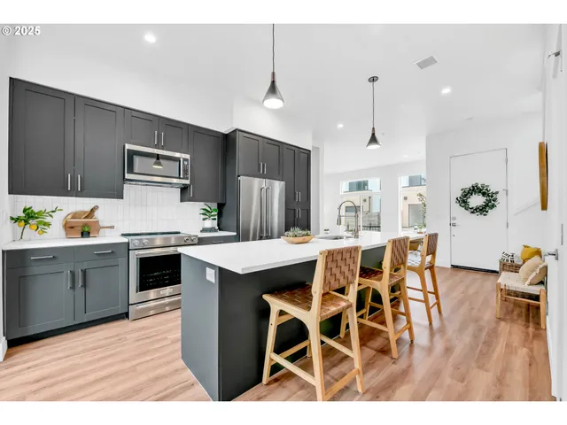 $499,000 | 181 Civic Drive, Eugene, OR 97405