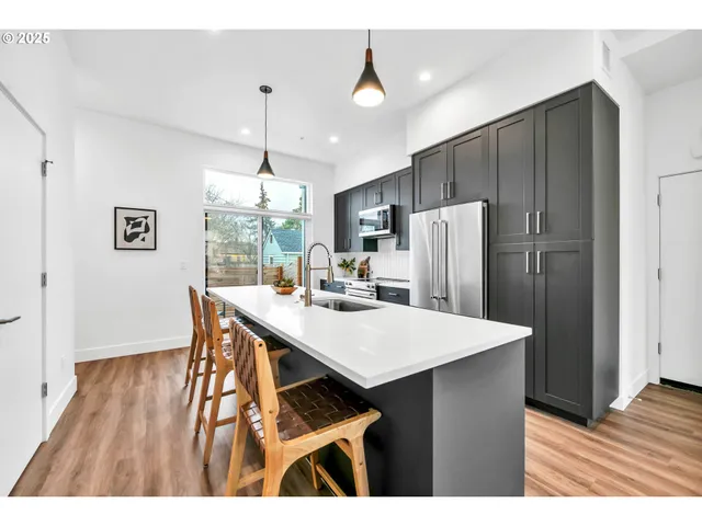 $499,000 | 181 Civic Drive, Eugene, OR 97405