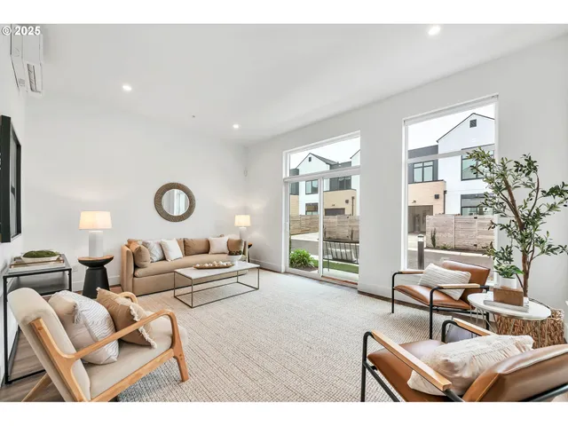 $499,000 | 181 Civic Drive, Eugene, OR 97405