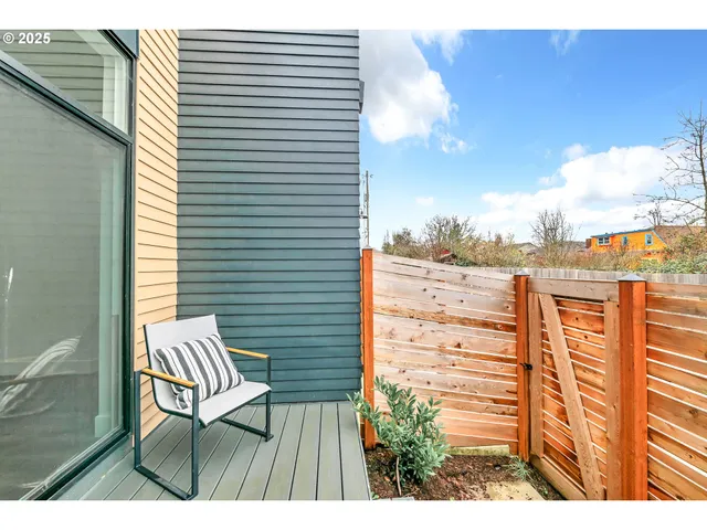 $499,000 | 181 Civic Drive, Eugene, OR 97405