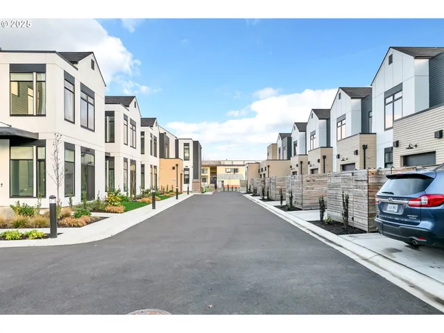 $499,000 | 181 Civic Drive, Eugene, OR 97405