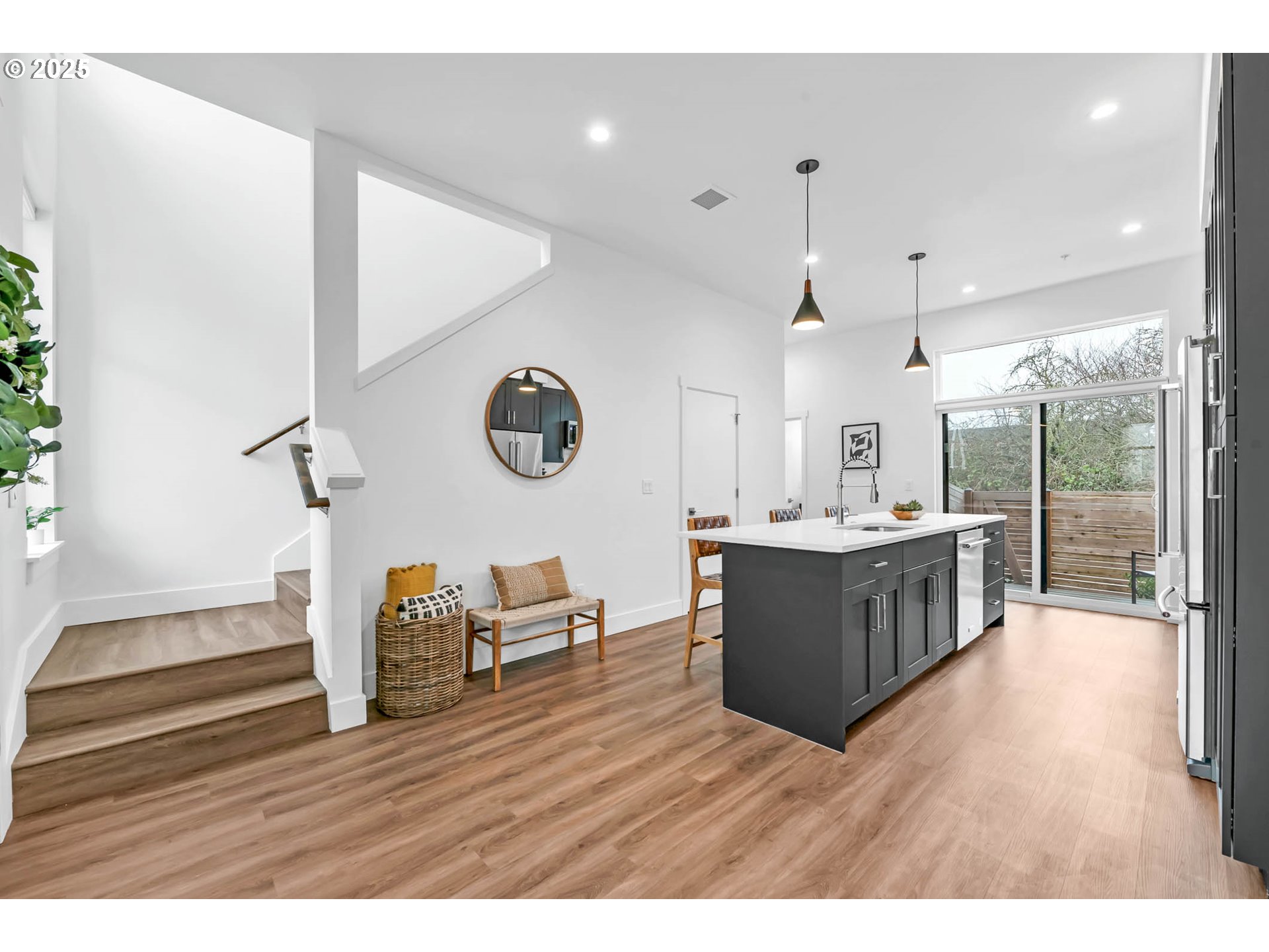 181 Civic Drive Eugene, OR 97405 - Photo 8 of 43