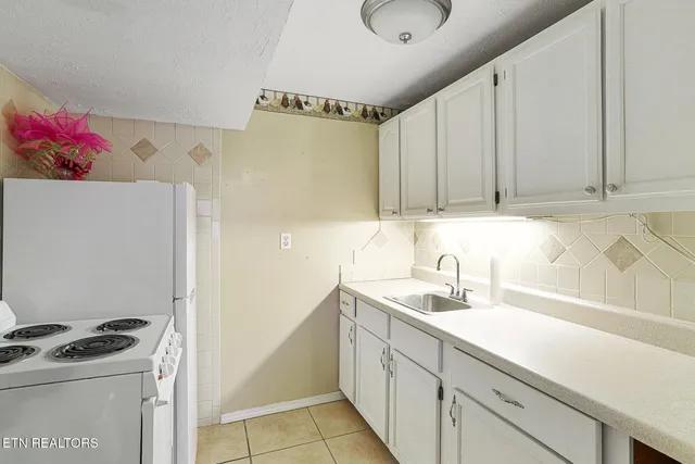 $394,900 | 6521 Kanuga Drive, Knoxville, TN 37912