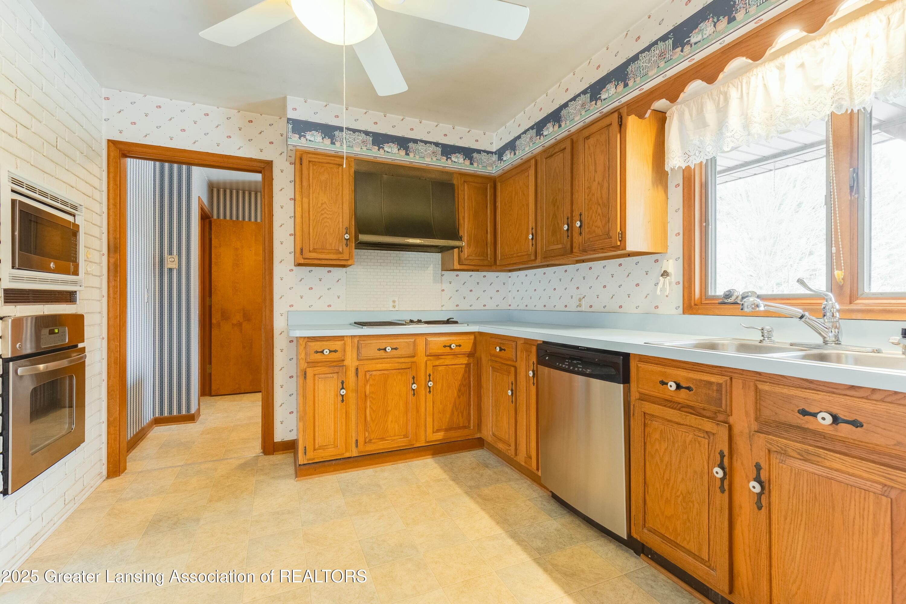 14827 West Stoll Road Eagle, MI 48822 - Photo 13 of 70 tempImageGAlIGQ