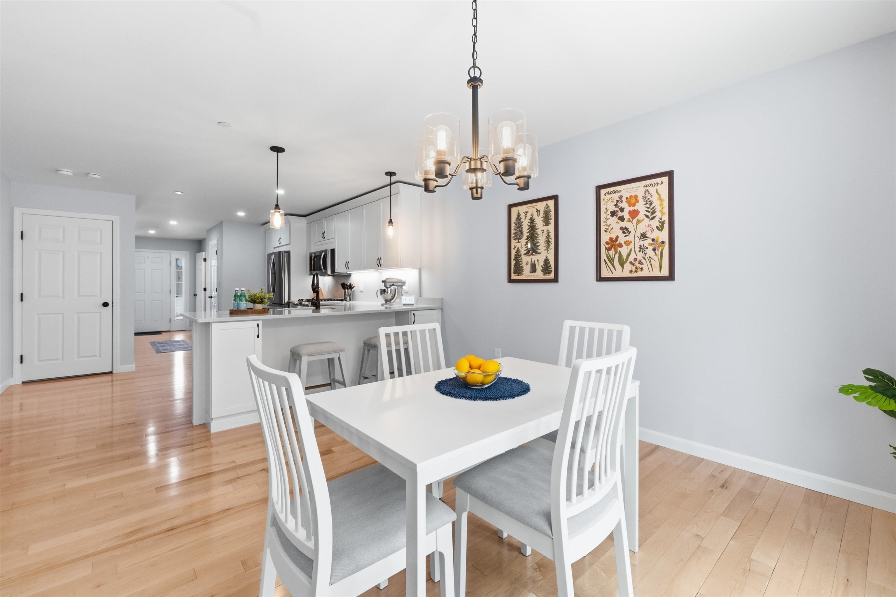 237 Woodview Way Manchester, NH 03102 - Photo 12 of 49 Gallery Image 12