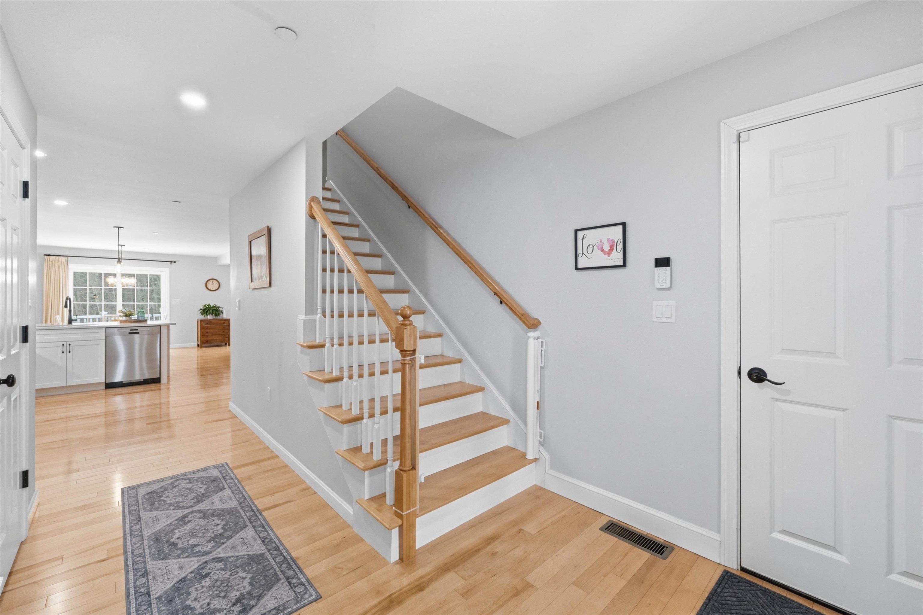 237 Woodview Way Manchester, NH 03102 - Photo 18 of 49 Gallery Image 18