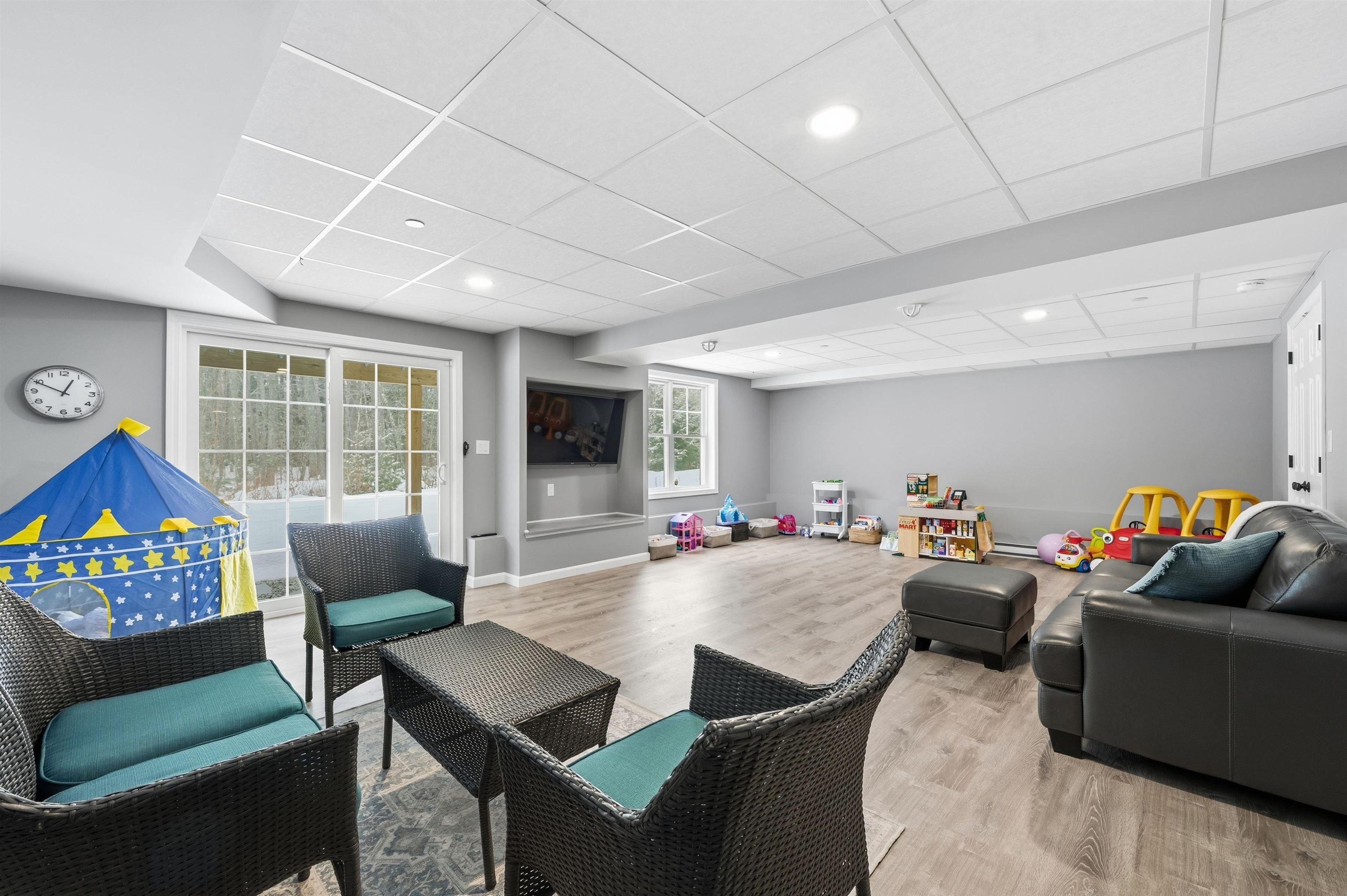 237 Woodview Way Manchester, NH 03102 - Photo 38 of 49 Gallery Image 38