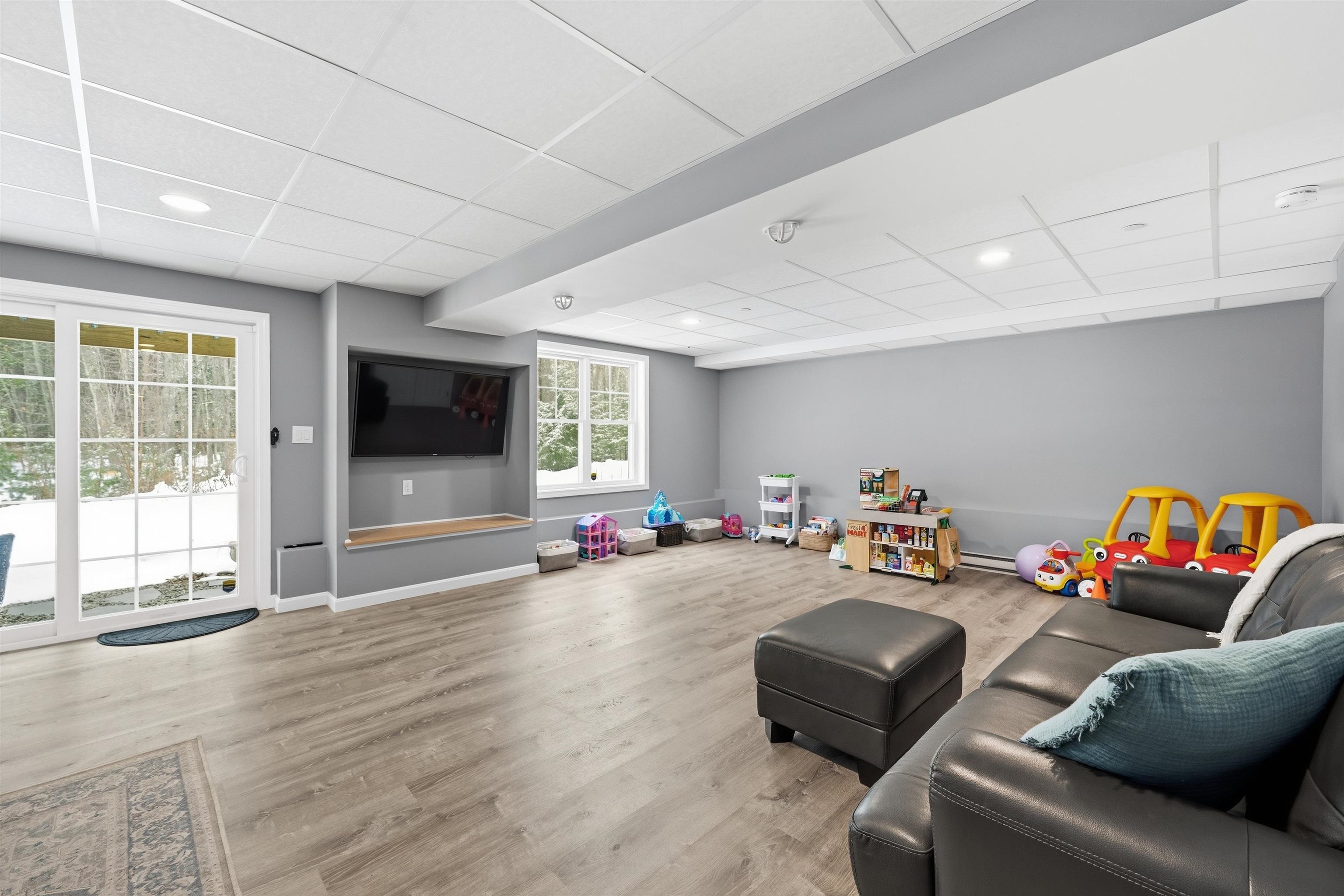 237 Woodview Way Manchester, NH 03102 - Photo 39 of 49 Gallery Image 39