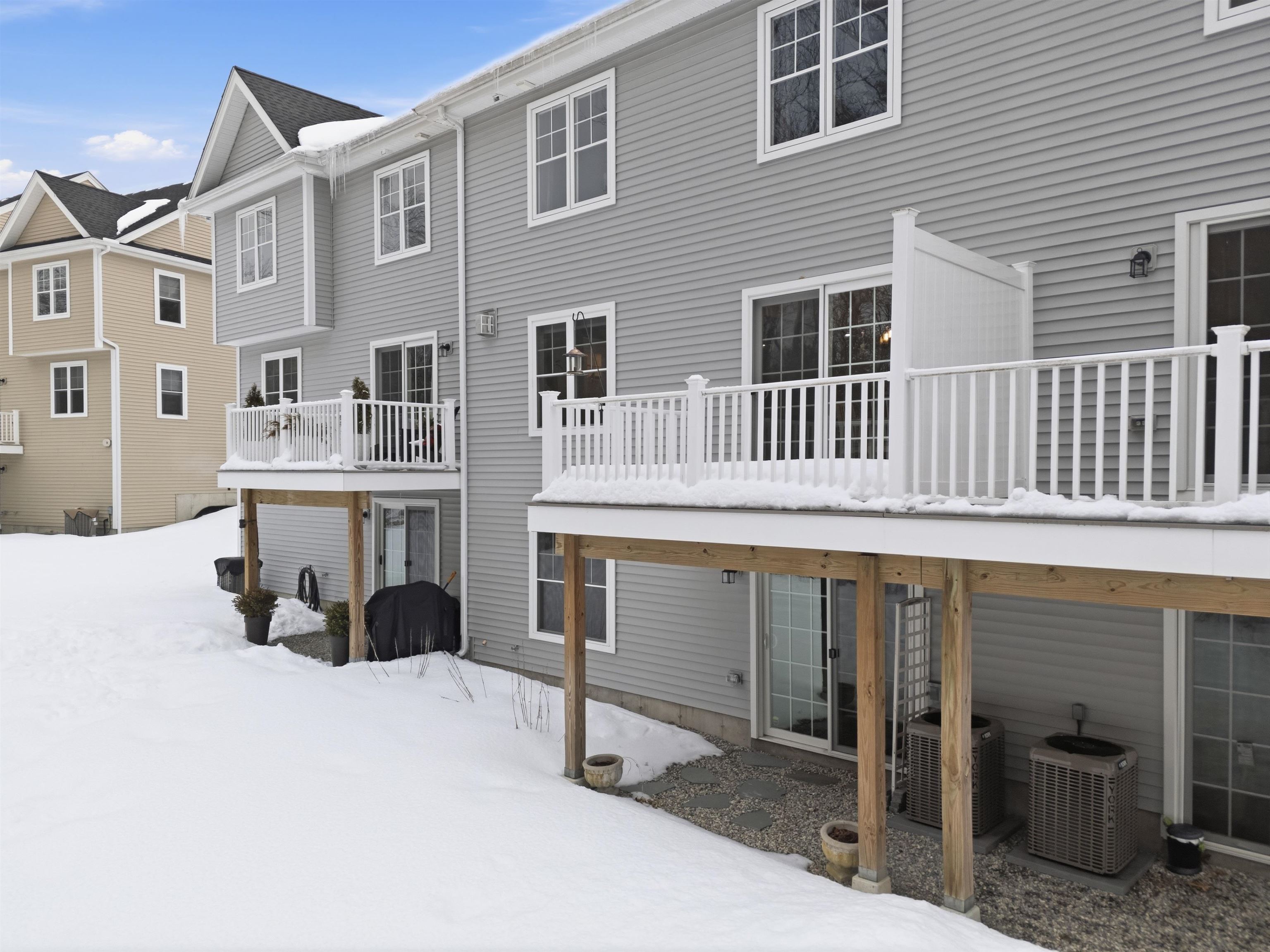 237 Woodview Way Manchester, NH 03102 - Photo 42 of 49 Gallery Image 42