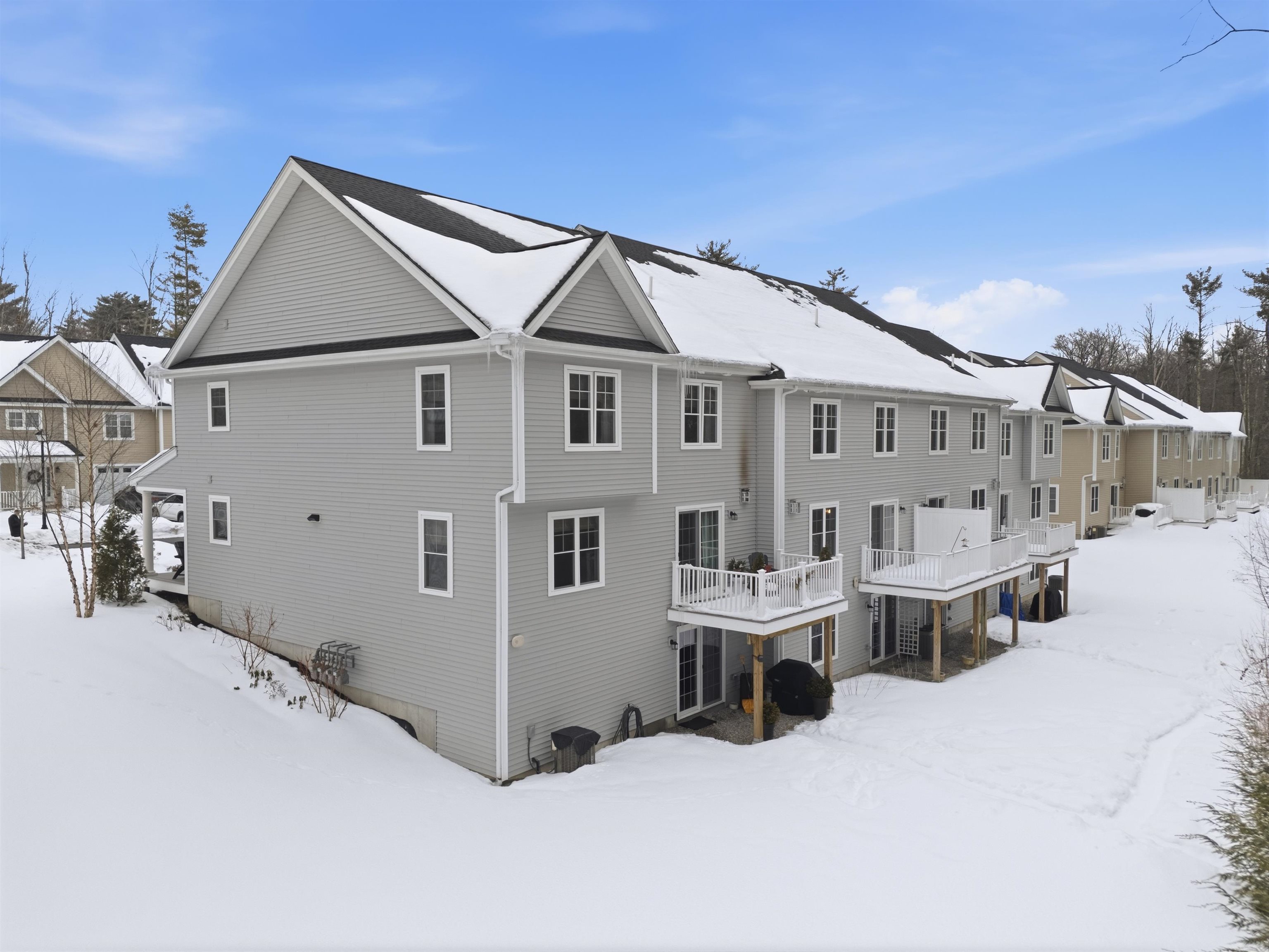 237 Woodview Way Manchester, NH 03102 - Photo 43 of 49 Gallery Image 43