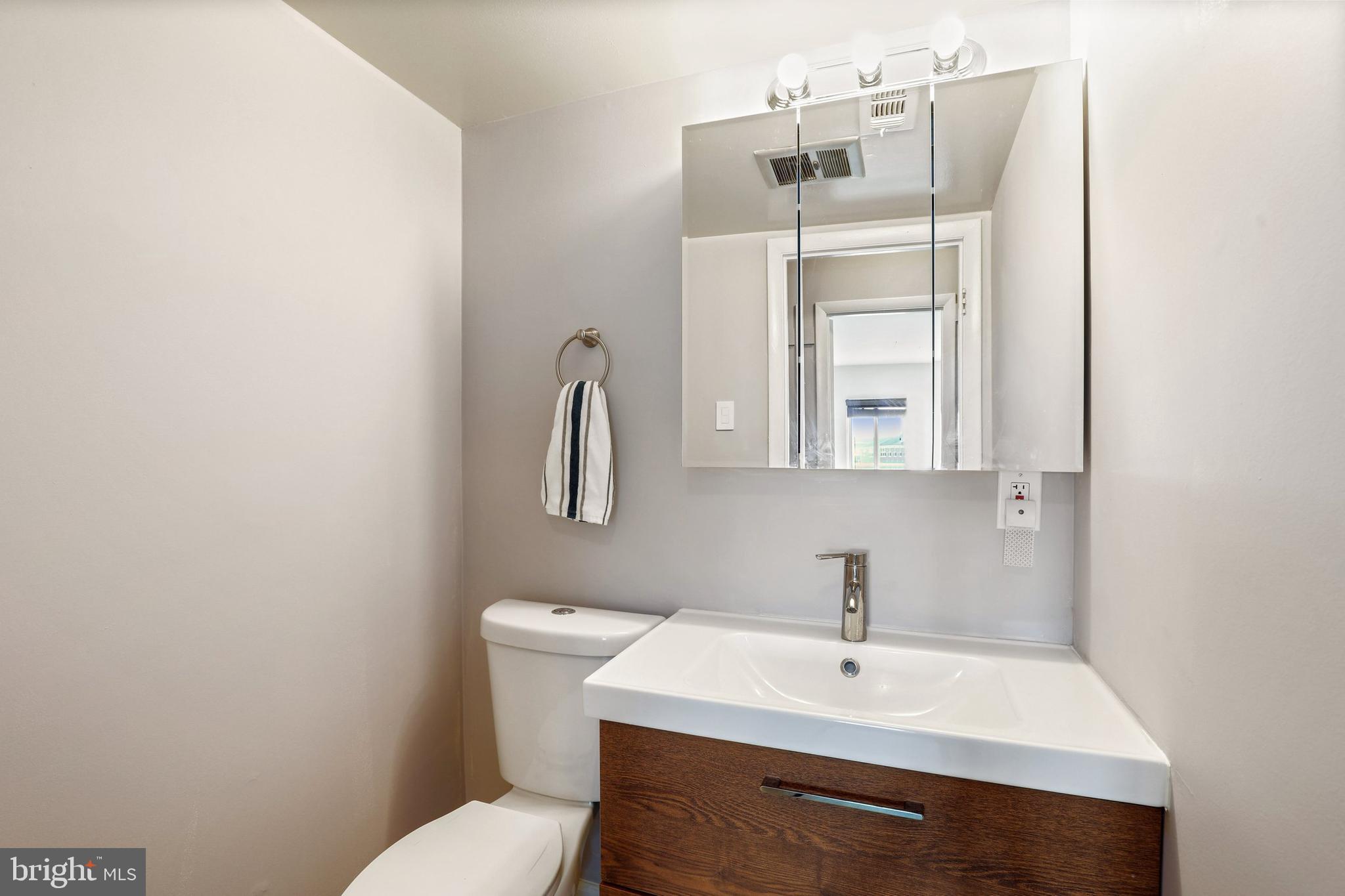 5020 7th Road South, Unit 301 Arlington, VA 22204 - Photo 14 of 16