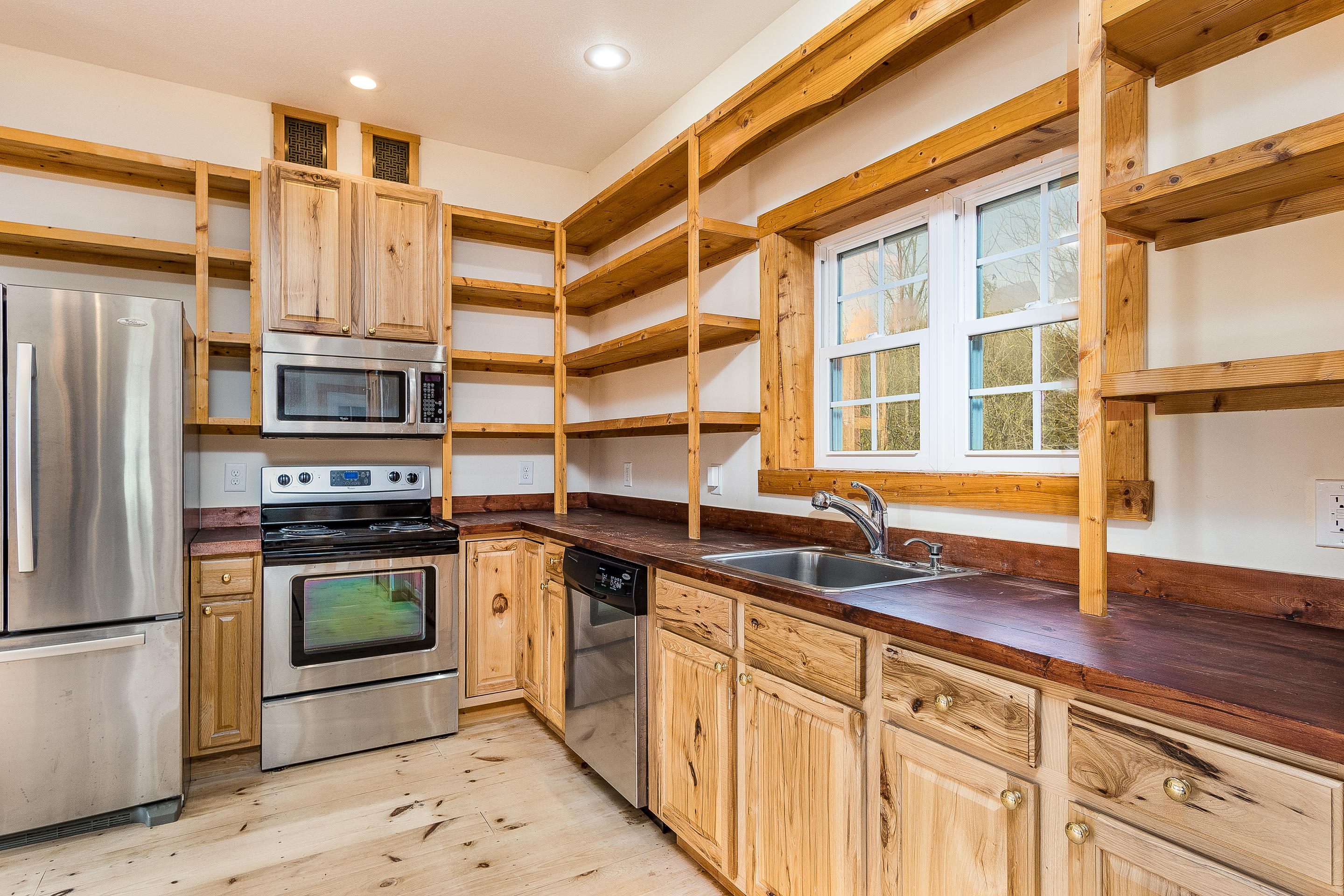 448 Garland Branch Road Watauga, TN 37694 - Photo 7 of 34 9