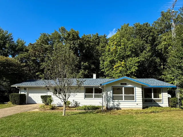 $239,900 | 32286 Center Street, Dowagiac, MI 49047