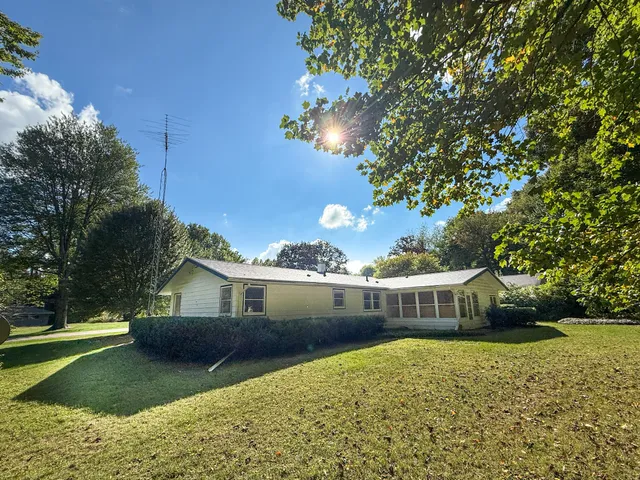 $239,900 | 32286 Center Street, Dowagiac, MI 49047