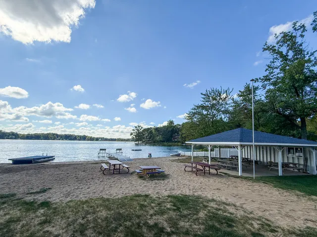 $239,900 | 32286 Center Street, Dowagiac, MI 49047